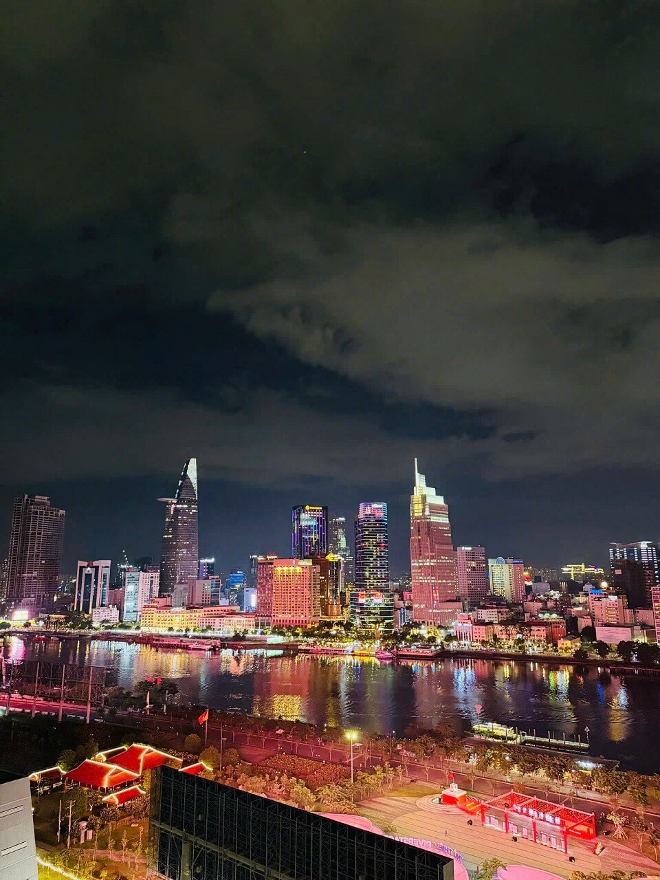 Bán 2 Phòng ngủ The Opera view pháo hoa