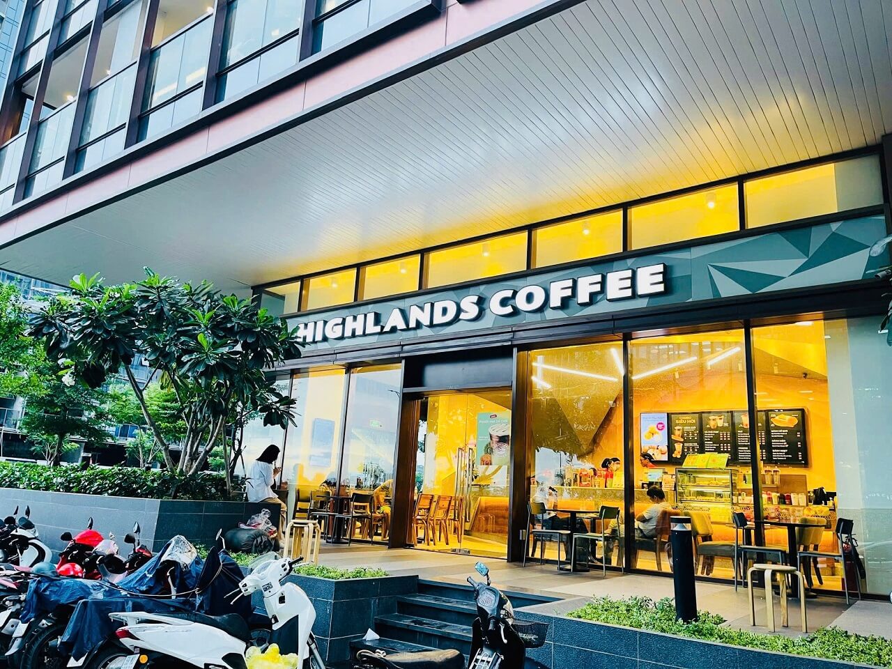 cửa hàng Highlands Coffee