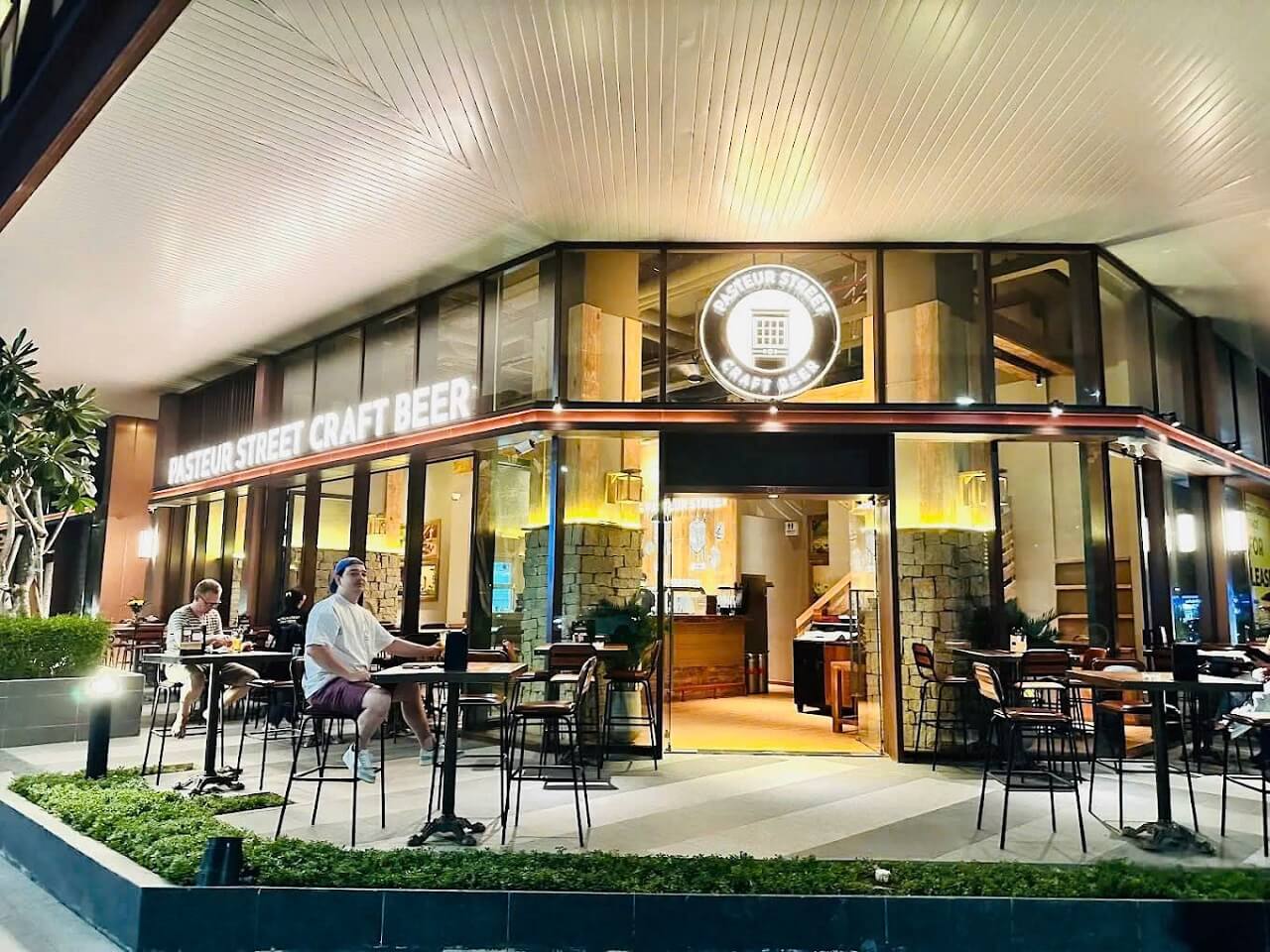 nhà hàng Pasteur Street Craft Beer
